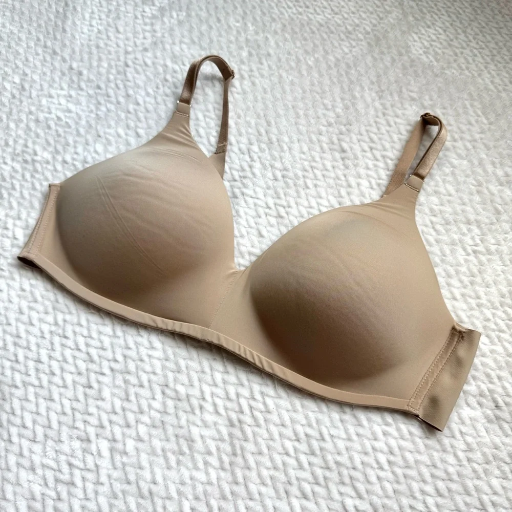 Soma Vanishing 360 Wireless Bra 38B Beige Back Closure Seamless Smoothing